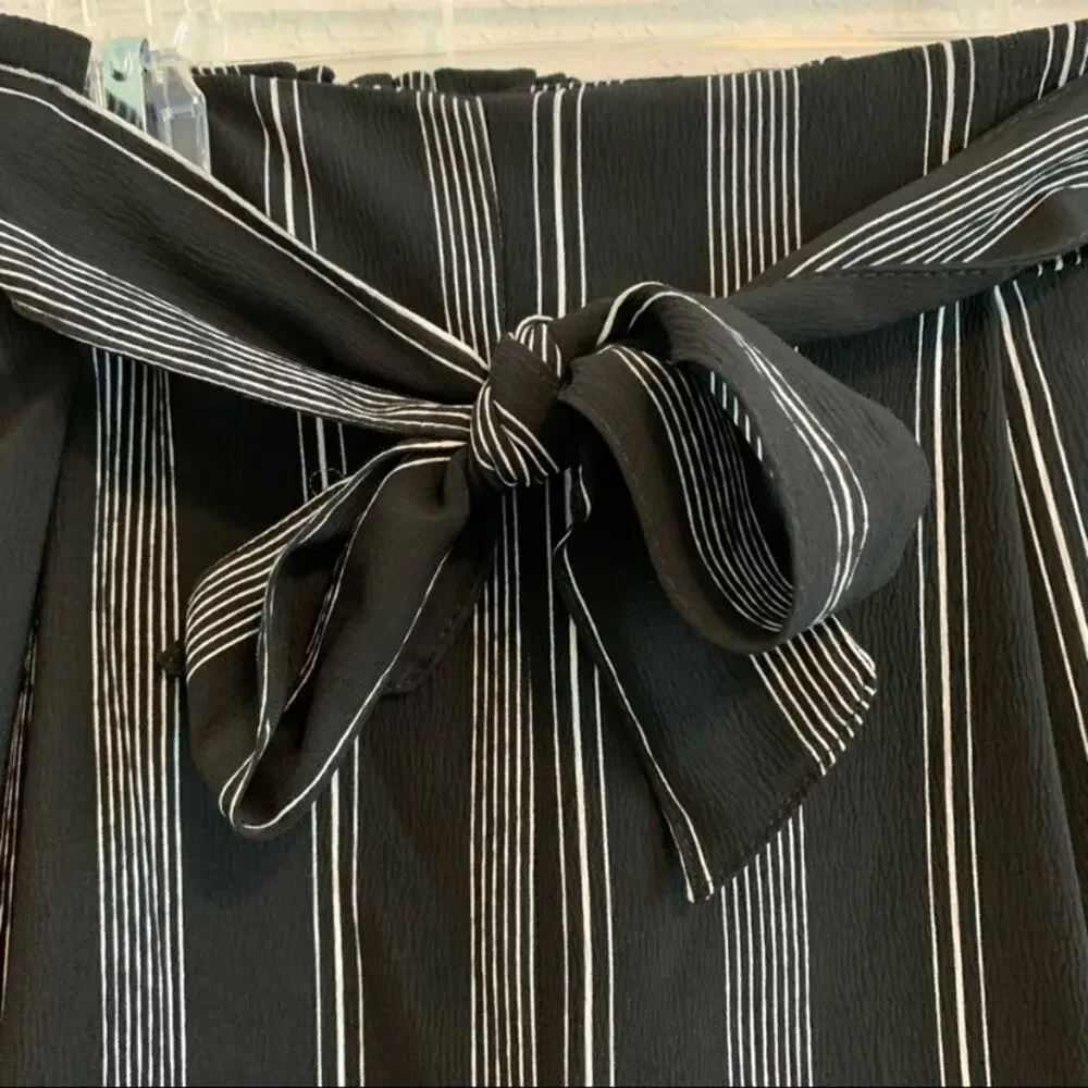 New Look Black Striped Tie Front High Rise Shorts